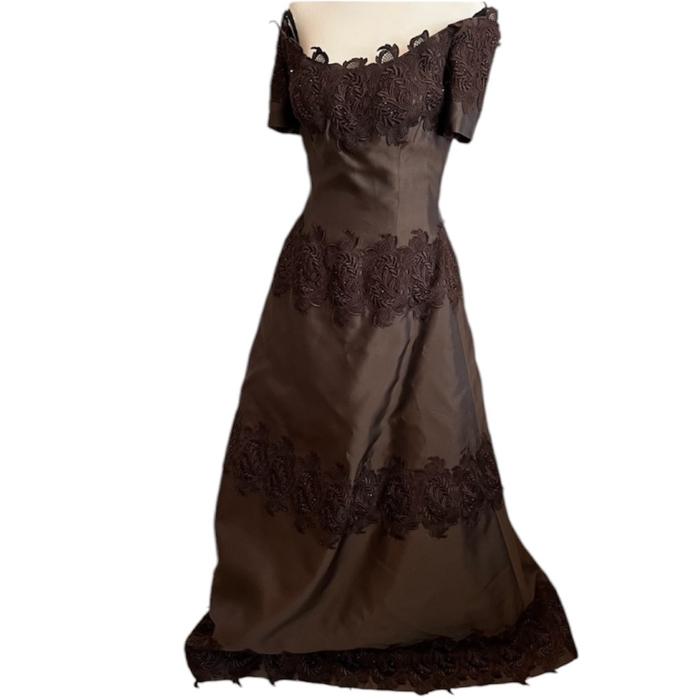 Helen Morley Chocolate Brown Gown Size 6 Gown Lace Mother of the Bride Elegant